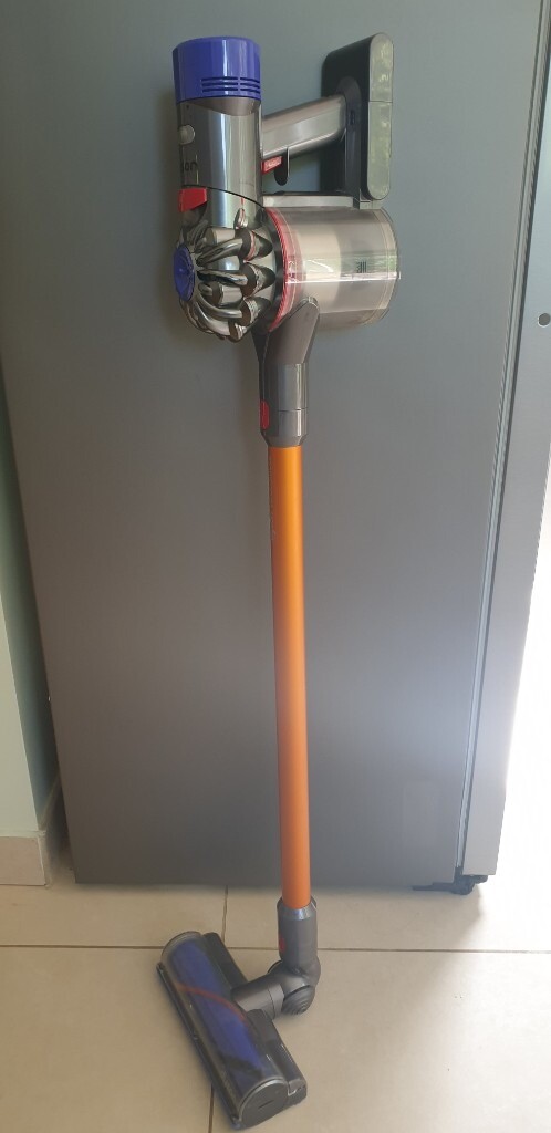 For sale a working Dyson V8 Absolute 